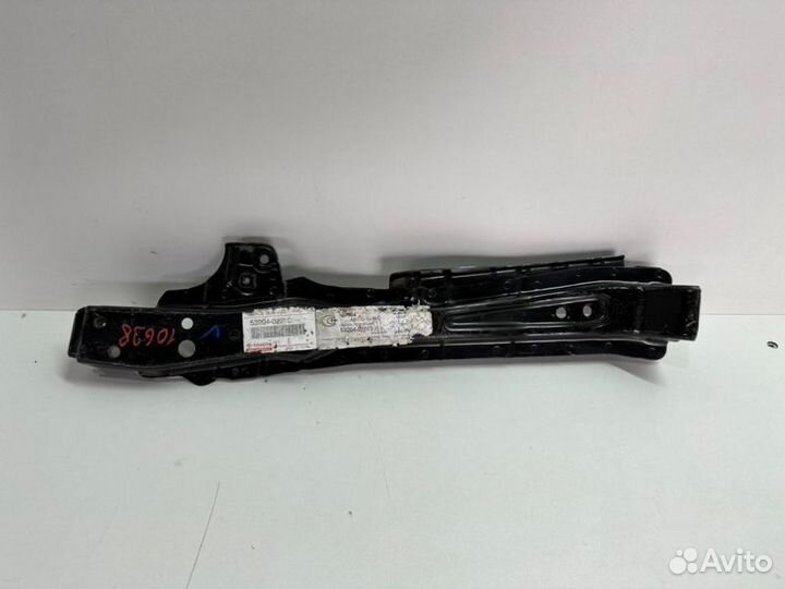 Вертикальная планка телевизора передняя Toyota