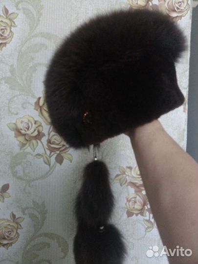 Женские меховые шапки