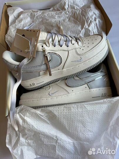 Кроссовки женские nike air force 07