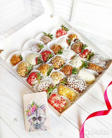 Клубника в шоколаде подарок,букеты,коробочки,боксы