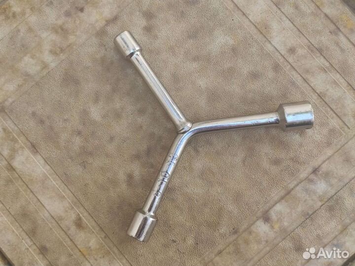 Ключ универсальный 8-10-13