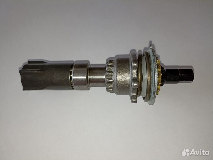 Вал регулирующего механизма в сборе