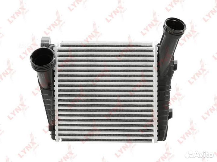 Lynxauto RT-0005 Радиатор интеркулера R прав