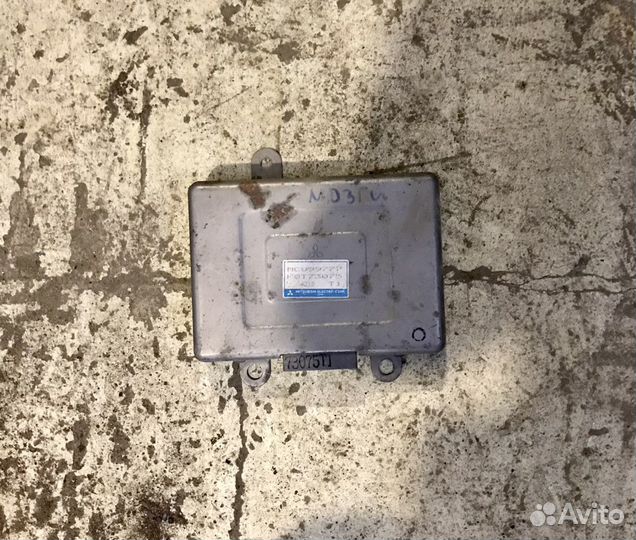 Блок управления свечами накала Мицубиси Паджеро 2