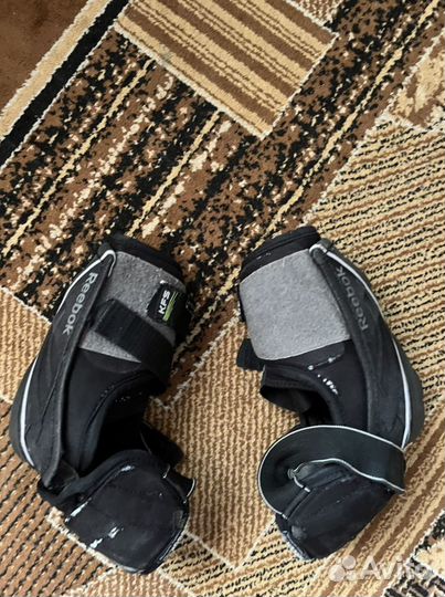 Налокотники хоккейные reebok 9к