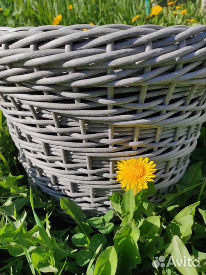 Кашпо для цветов из искусственного ротанга