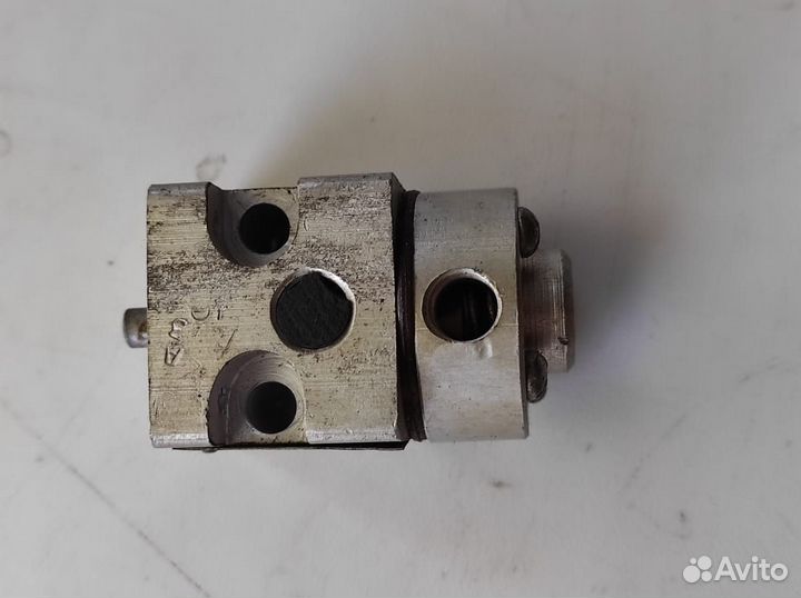Пневмораспределитель 16К20