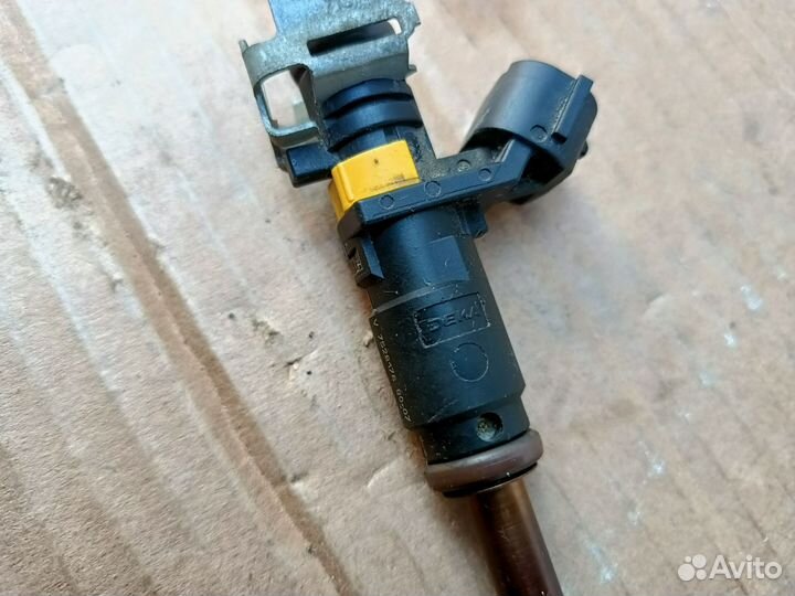 Форсунка топливная Peugeot 308 2011 EP6