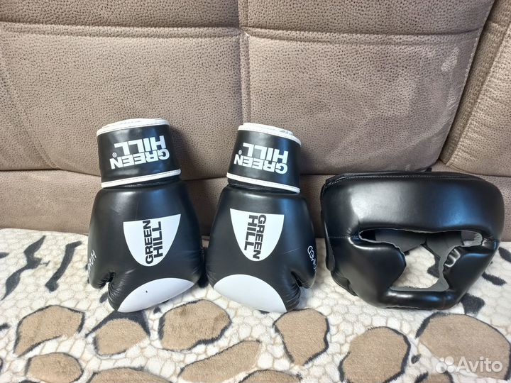 Боксерские перчатки