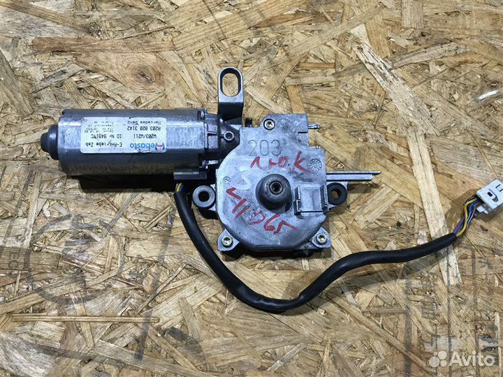 Моторчик люка Mercedes-Benz E-Class W211 W211