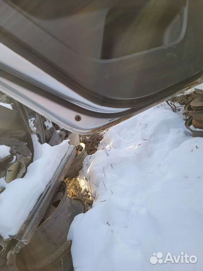 Задняя левая дверь Джилли Эмгранд ес7