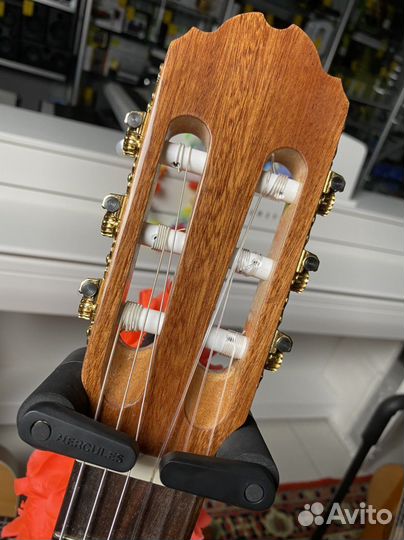 Классическая гитара кремона