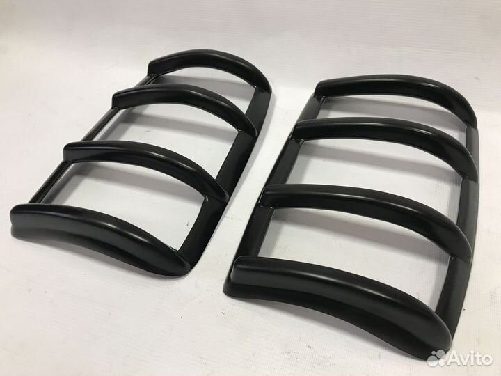 Накладки фонарей УАЗ Патриот до 2014