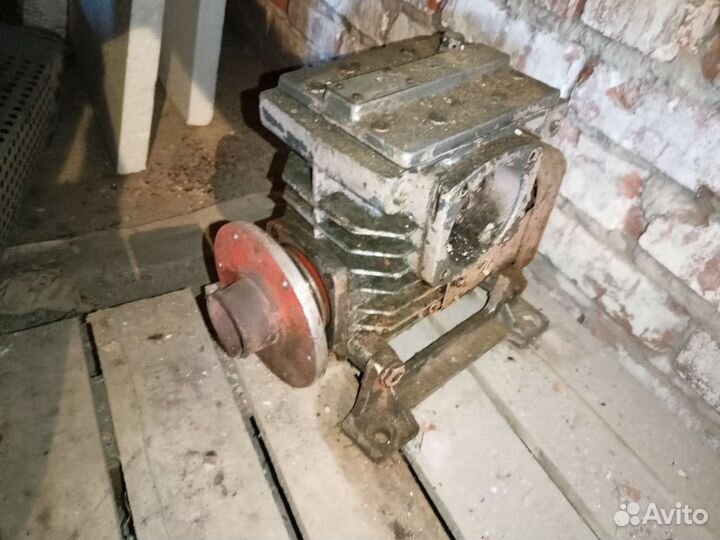 Мотор редуктор