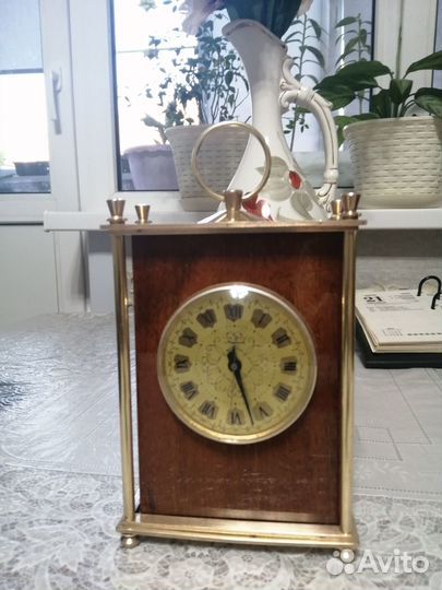 Часы механические настольные СССР