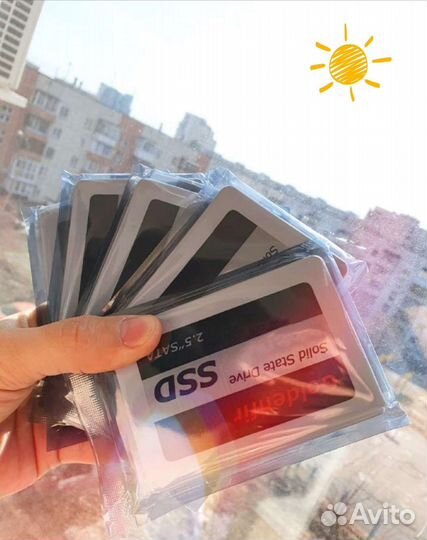 SSD диск с установленной Windows 10