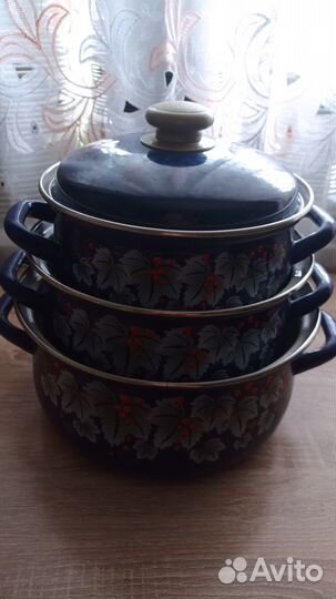 Набор эмалированных кастрюль новый