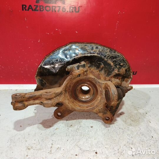 Передний левый кулак Honda Stream I