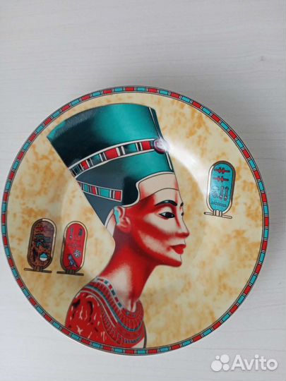 Настенная тарелка