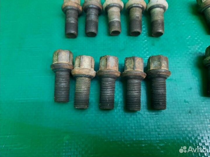 Болт колесный Volkswagen Golf 4 купе AXP 1999