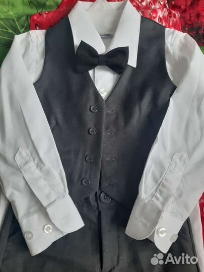 Костюм классический на мальчика 104