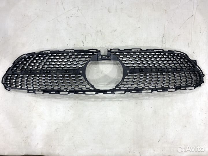 Решётка радиатора Mercedes W213 рестайлинг