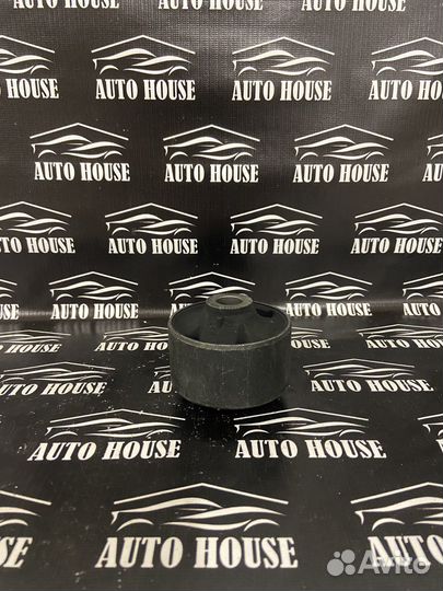 Сайлентблок переднего рычага hyundai IX35 09