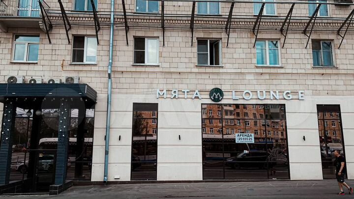 Помещение с антресолью, 367 м²