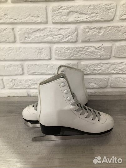 Коньки фигурные детские 35 размер