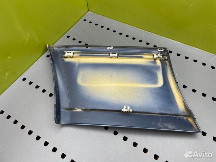 Молдинг на крыло передний правый Mercedes-Benz