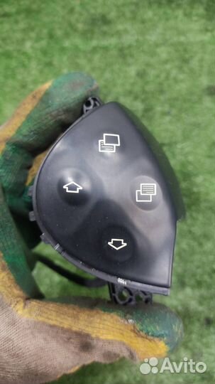 Кнопки мультимедиа на руль Mercedes Benz E-class