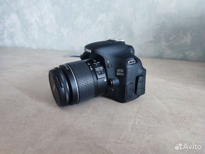 Фотоаппарат canon eos 600d, вспышка Canon и штатив