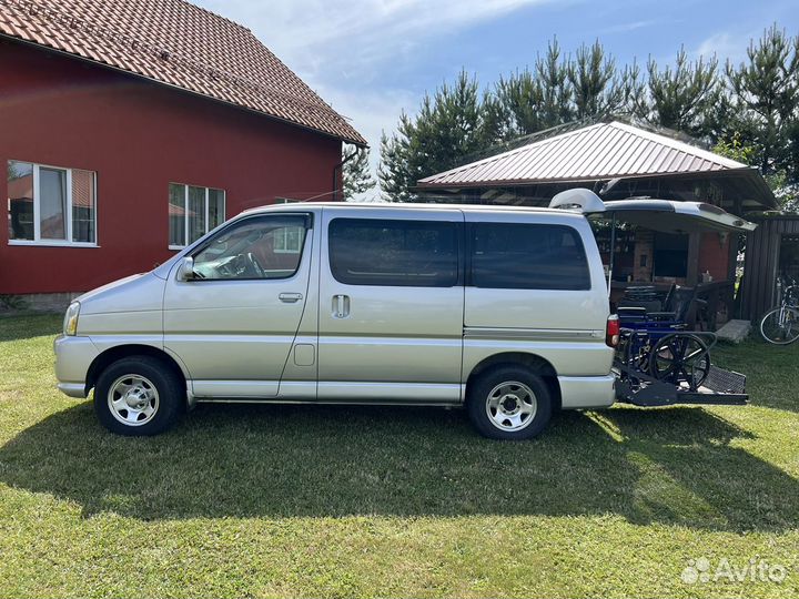 Toyota Regius 2.7 AT, 2000, 283 000 км