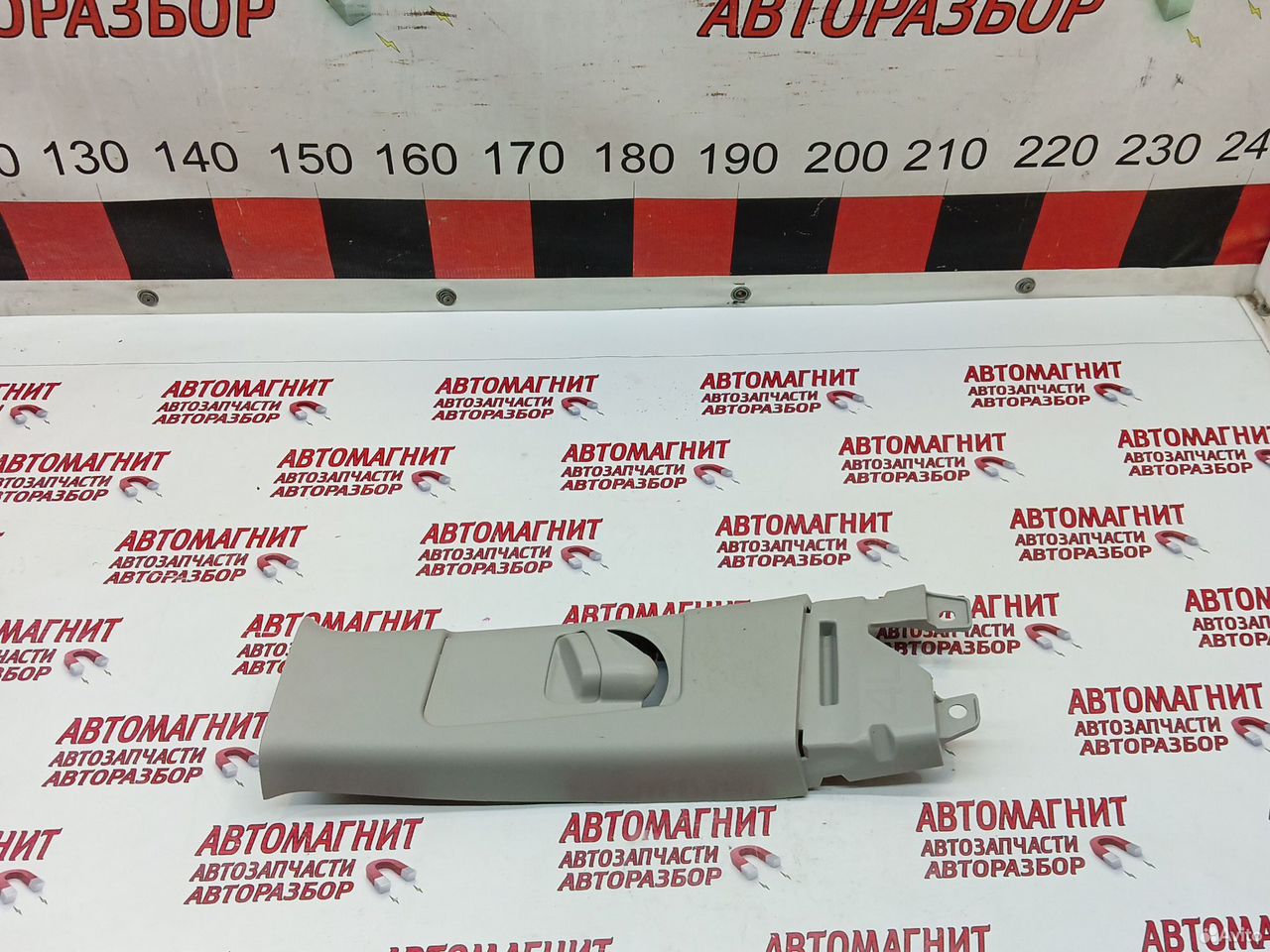 Обшивка центральной стойки Тойота Рав 4 ха40