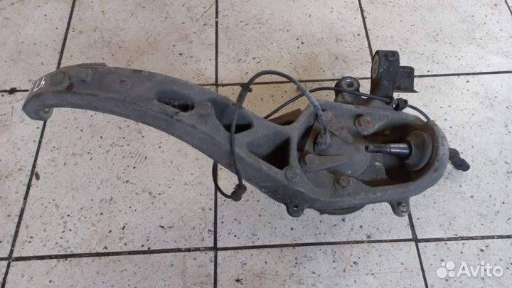 Кулак передний левый Jaguar Xf 2.7 2010