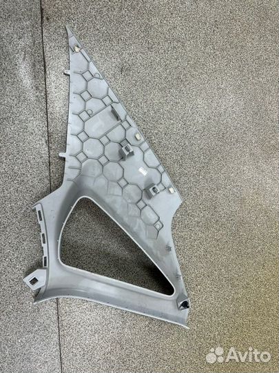 Обшивка салона задняя правая Volkswagen Polo седан