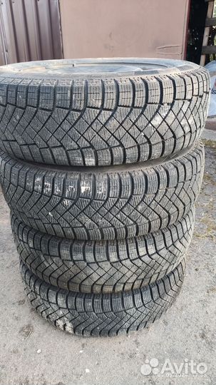 Зимние колёса Skoda Octavia A7 Pirelli 195/65r15