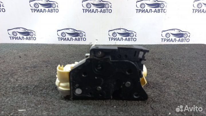 Замок двери передний правый Audi Q7 4L 3.0 diesel