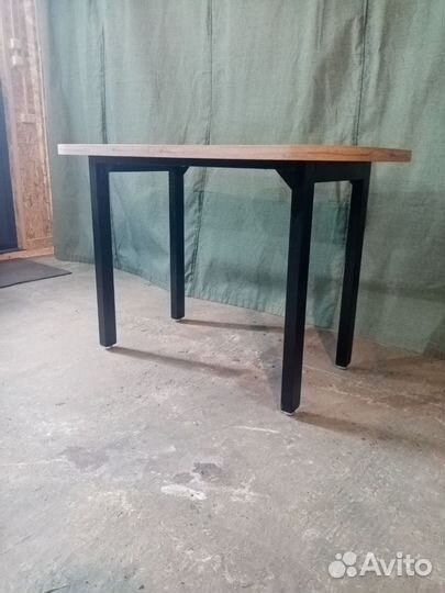 Кухонный стол