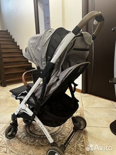 Прогулочная коляска yoya