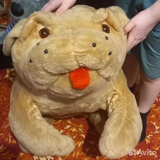 Большая мягкая игрушка собака