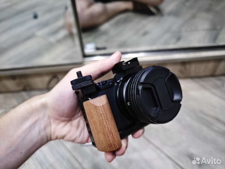 Фотоаппарат sony zv-1 + smallrig + линза+ аккумы