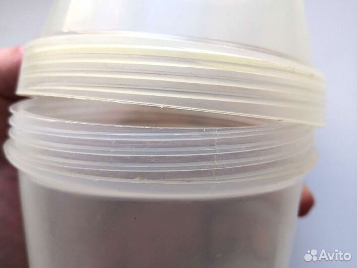 Шейкер Oriflame с мерным стаканчиком. За всё