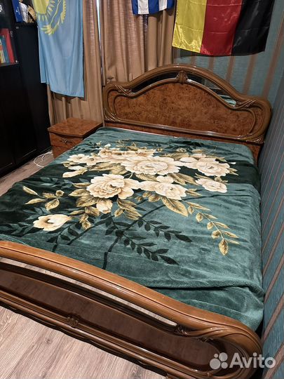 Спальный гарнитур