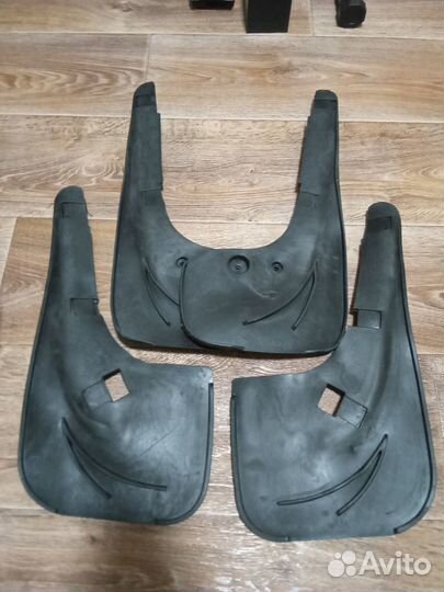 Брызговики Mercedes W124