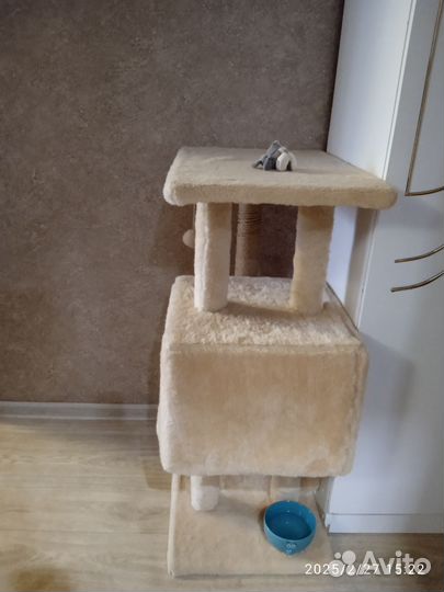 Домик для животных с когтеточкой