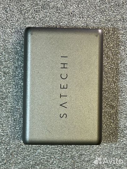 Сетевое зарядное устройство Satechi ST-TC100GM-EU