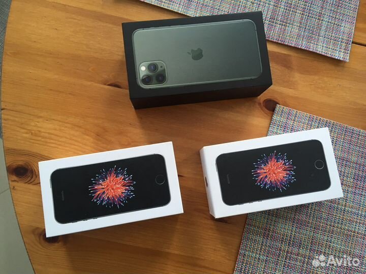 Коробки от apple iPhone