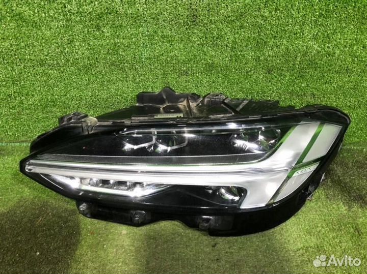 Фара левая Volvo S90