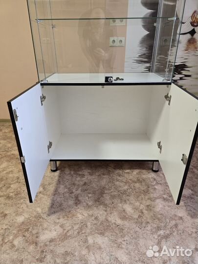 Стеклянный шкаф витрина бу
